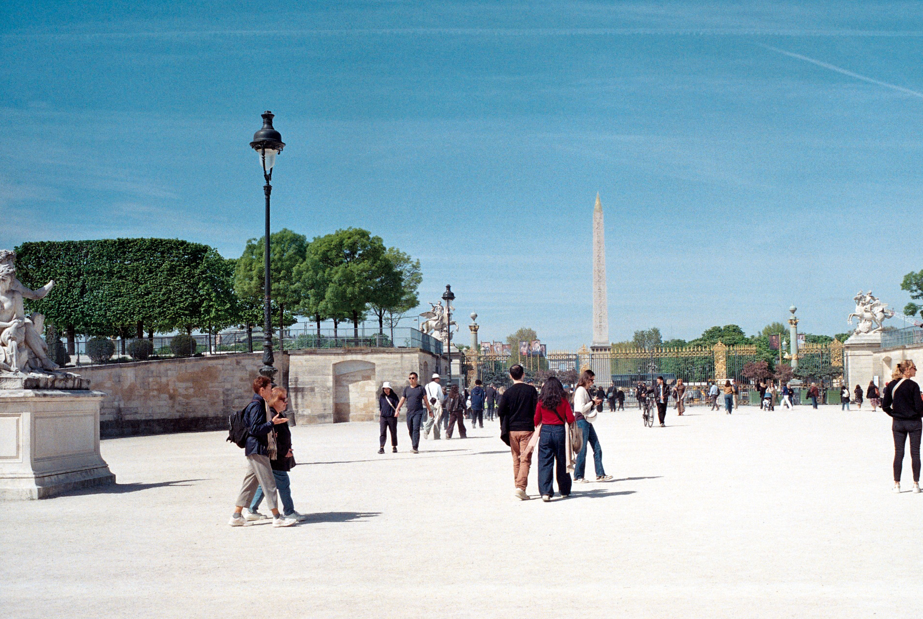 Jardin des Tuileries et obélisque à Paris